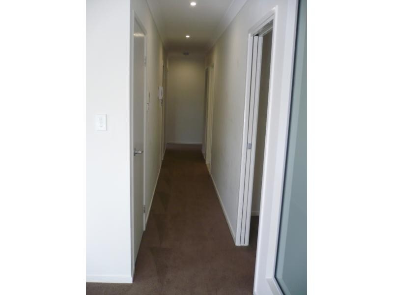 28 CASTELLO CIRCUIT, Varsity Lakes QLD 4227