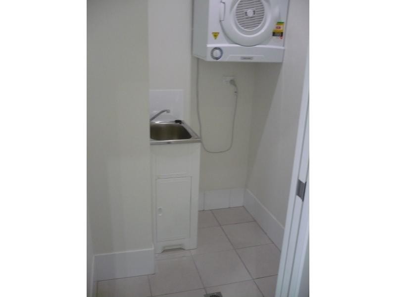 28 CASTELLO CIRCUIT, Varsity Lakes QLD 4227