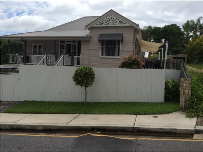 12 Kings Road, Taringa QLD 4068