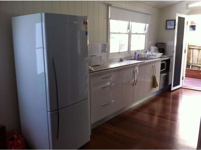 12 Kings Road, Taringa QLD 4068