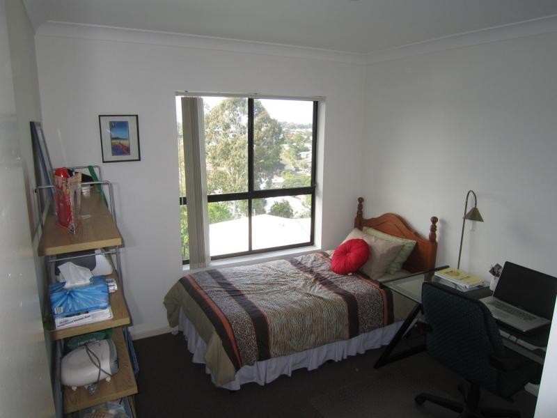 70 Norman Crescent, Norman Park QLD 4170