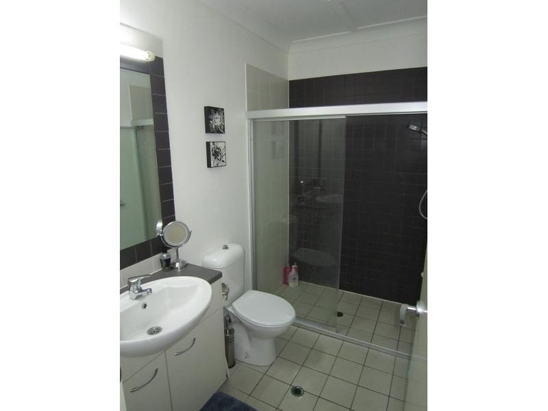 70 Norman Crescent, Norman Park QLD 4170