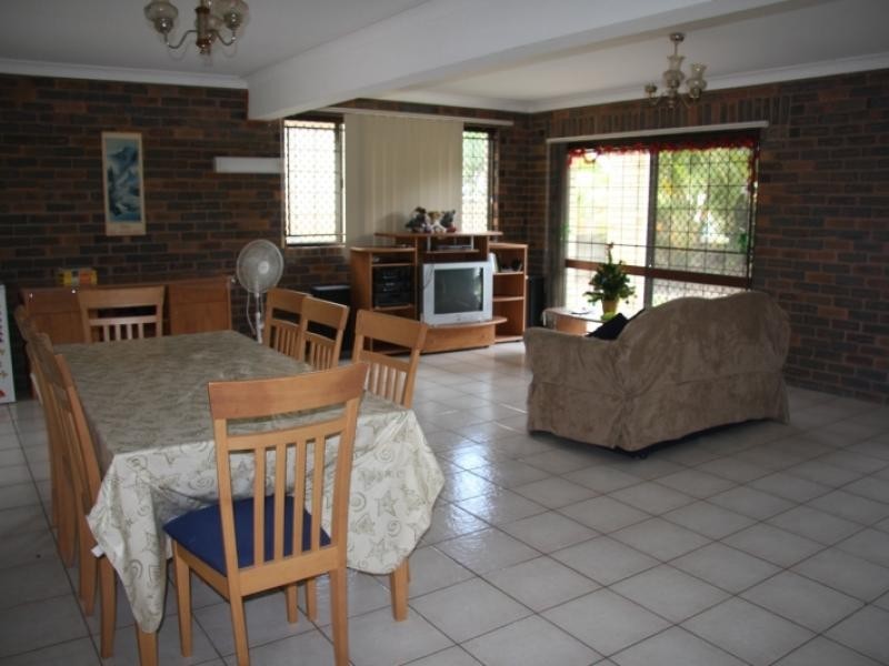 Robertson QLD 4109