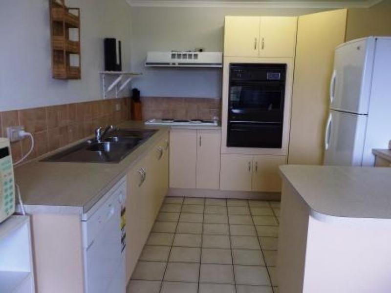 13 Pulgul St, Urangan QLD 4655