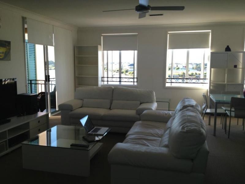 3030 The Boulevard, Carrara QLD 4211