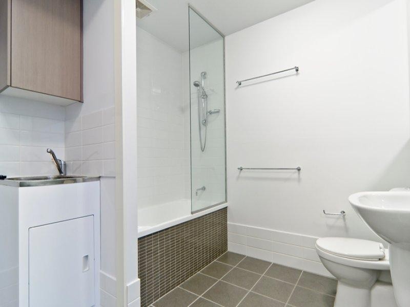 42 Pelican Waters Blvd, Pelican Waters QLD 4551