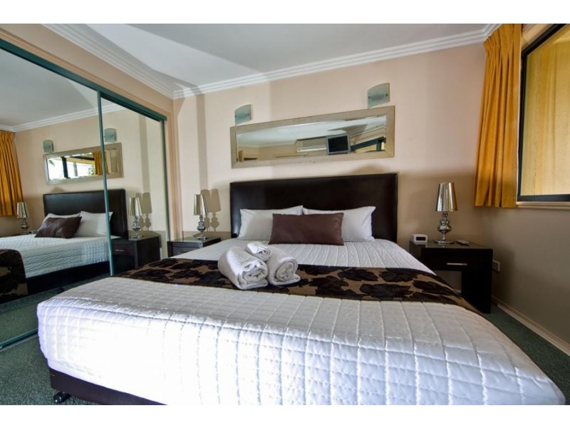 33 Elizabeth Street, Urangan QLD 4655