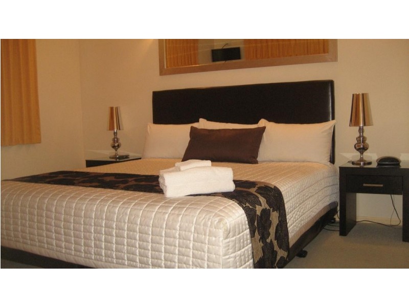 33 Elizabeth Street, Urangan QLD 4655