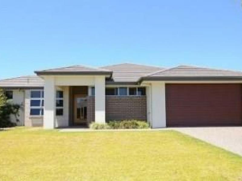 8 Dugong Ave, Pialba QLD 4655