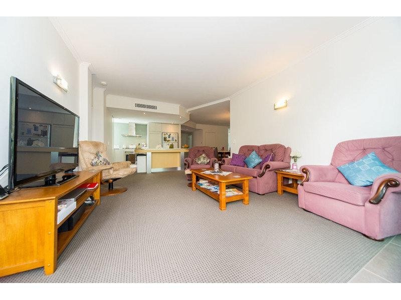 28 Bayview Street, Runaway Bay QLD 4216