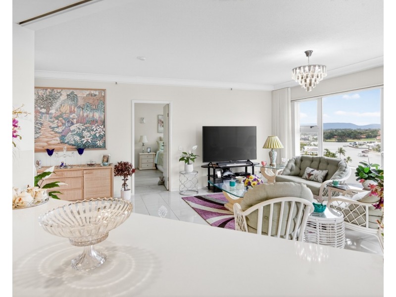 ID:3783432/12 Commodore Drive, Surfers Paradise QLD 4217