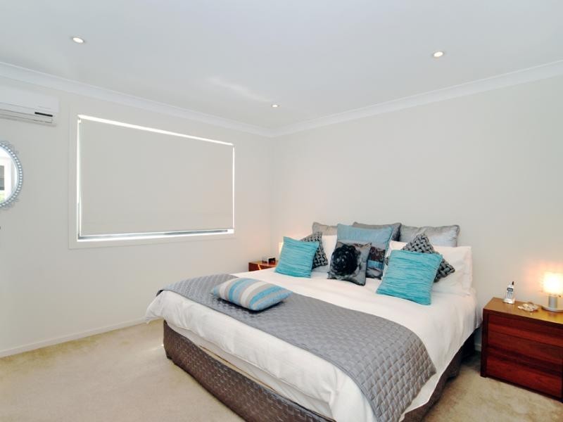 16 Surbiton Court, Carindale QLD 4152