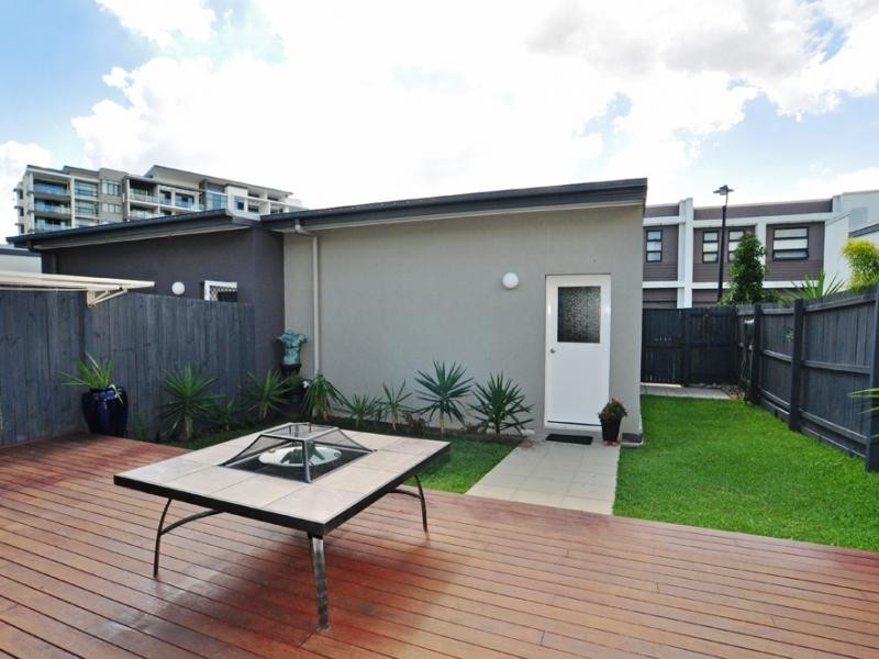 16 Surbiton Court, Carindale QLD 4152