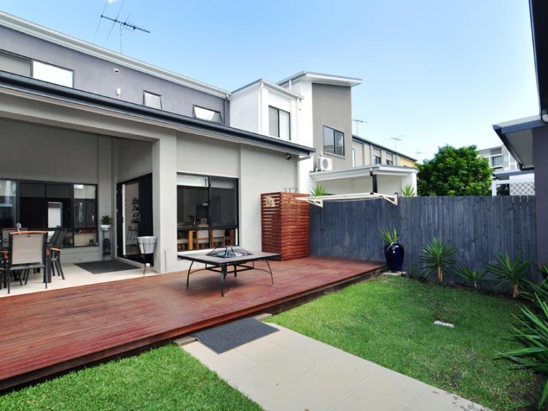 16 Surbiton Court, Carindale QLD 4152