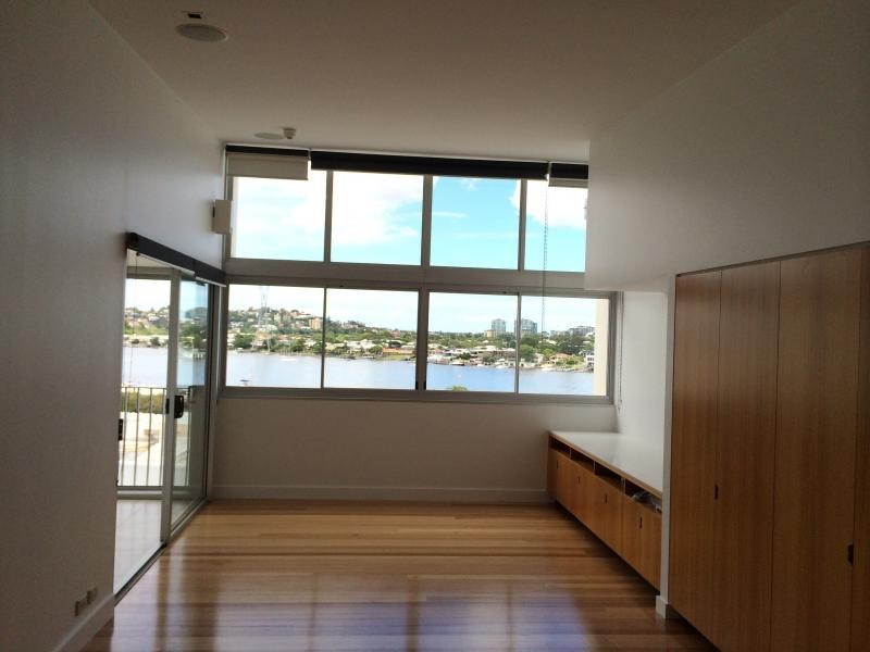 8 Skyring Terrace, Teneriffe QLD 4005
