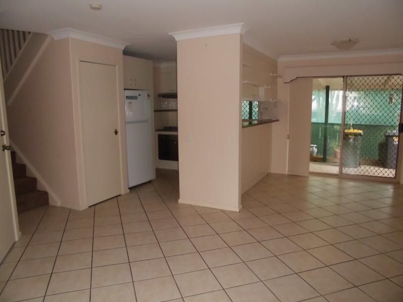77 Nursery Ave, Runcorn QLD 4113