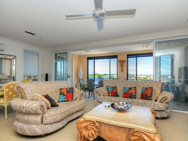 3030 Boulevard, Carrara QLD 4211