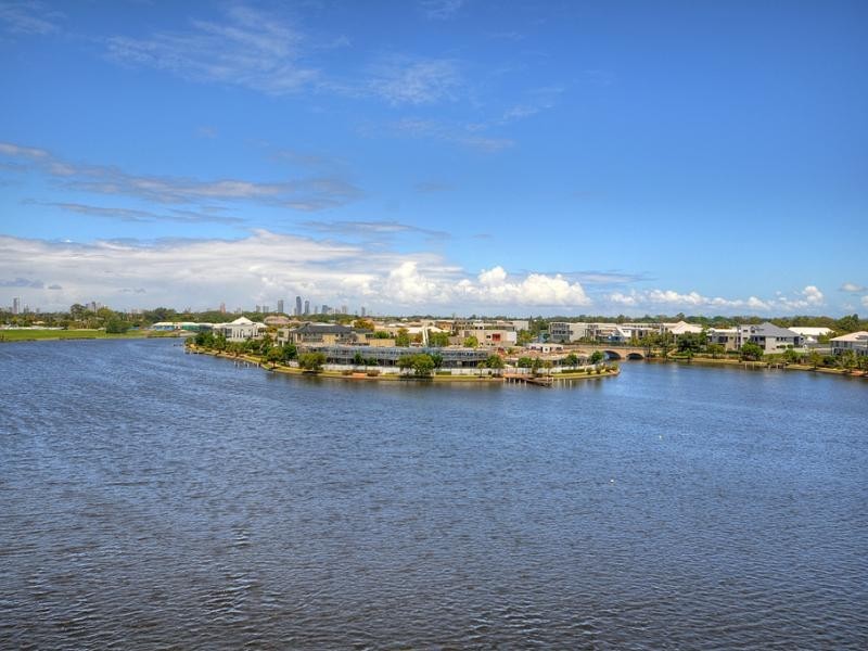 3030 Boulevard, Carrara QLD 4211
