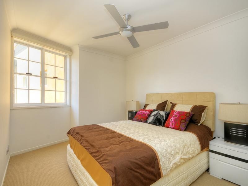3030 Boulevard, Carrara QLD 4211