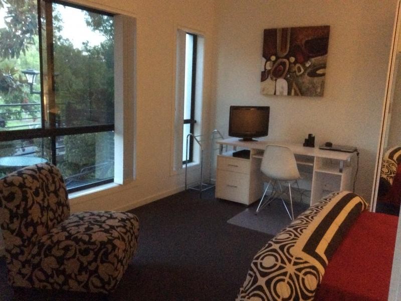 16 Surbiton Court, Carindale QLD 4152