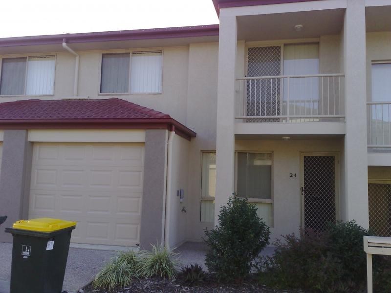 24 Johnston Street, Carina QLD 4152