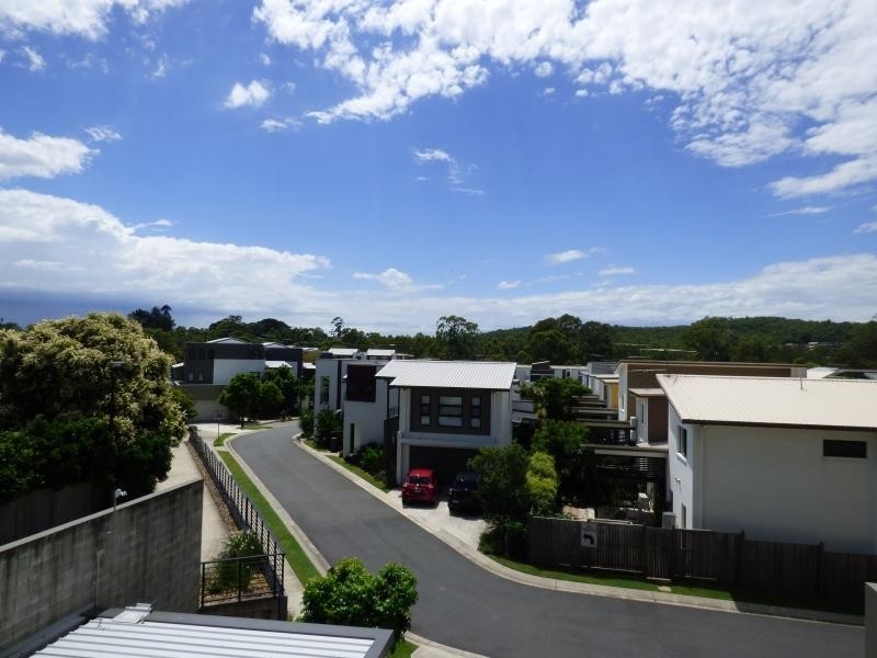 16 Surbiton Court, Carindale QLD 4152