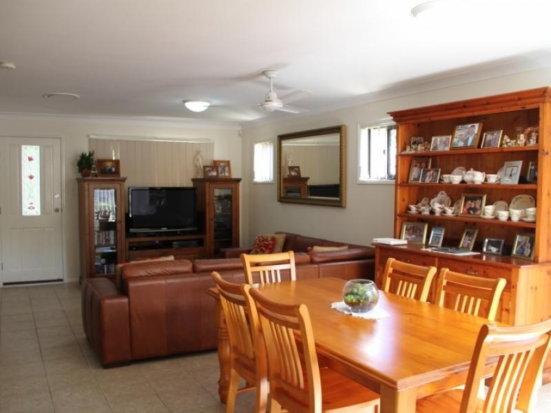 110 Scrub Rd, Carindale QLD 4152