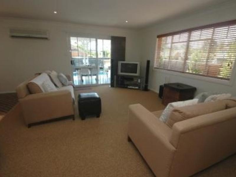 141 Cypress Street, Urangan QLD 4655