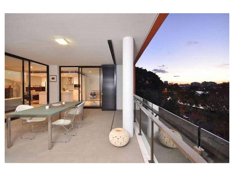 10 Pidgeon Close, West End QLD 4101
