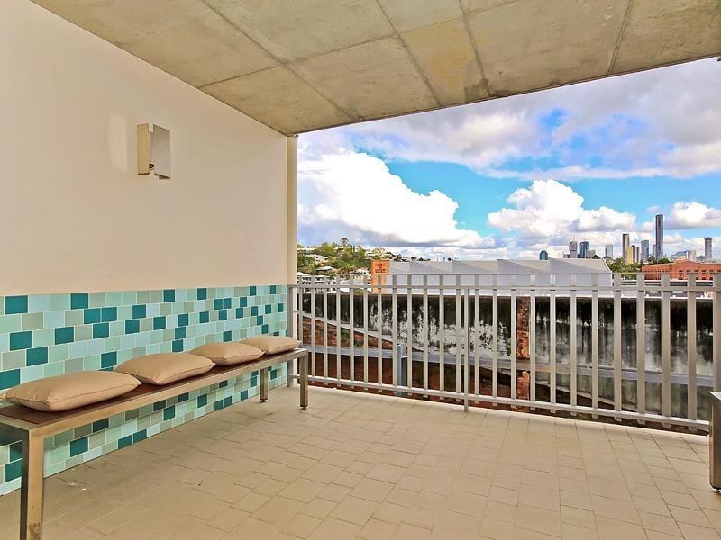 8 Skyring Terrace, Teneriffe QLD 4005