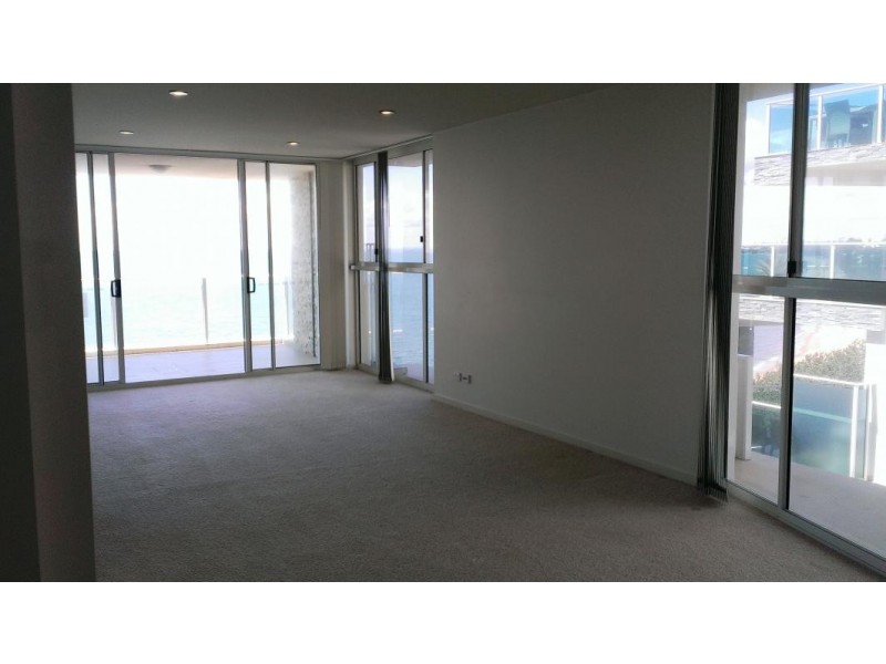 87 Marine Parade, Redcliffe QLD 4020