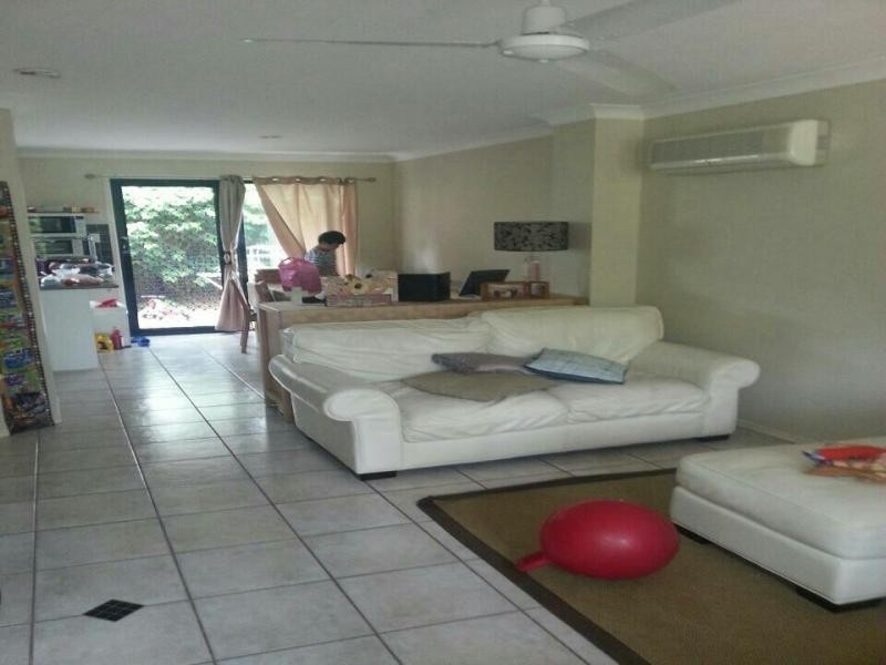 7 Nev Close, Wishart QLD 4122