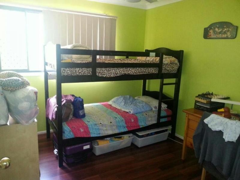 7 Nev Close, Wishart QLD 4122