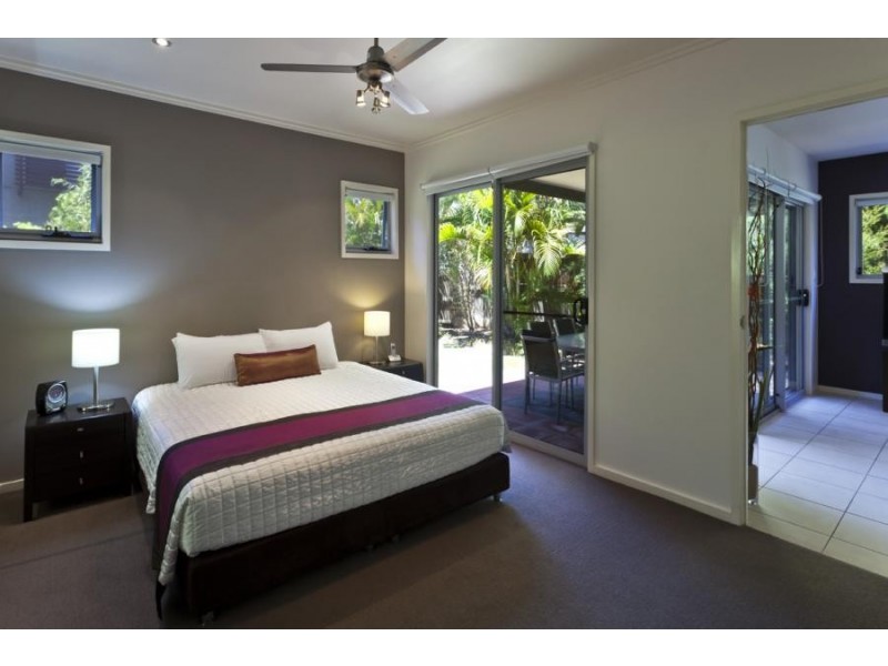 80 Moolyyir Steet, Urangan QLD 4655