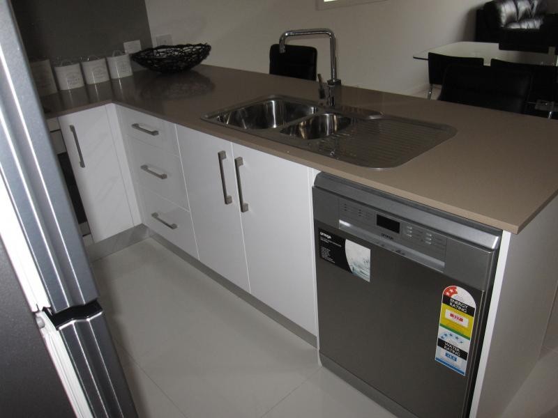 138 Cypress Street, Urangan QLD 4655