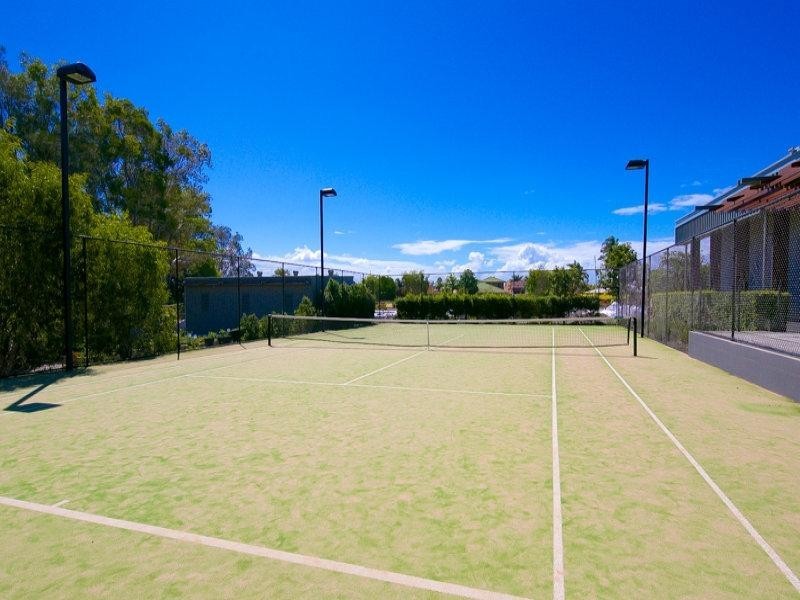 17/323 BBayview Street, Runaway Bay QLD 4216