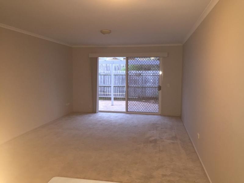 30 Meadowlands Rd, Carindale QLD 4152