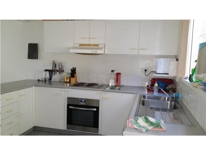 60 Whitby, Southport QLD 4215