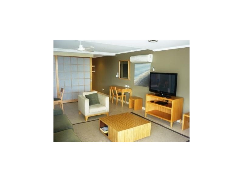 569 The Esplanade, Urangan QLD 4655