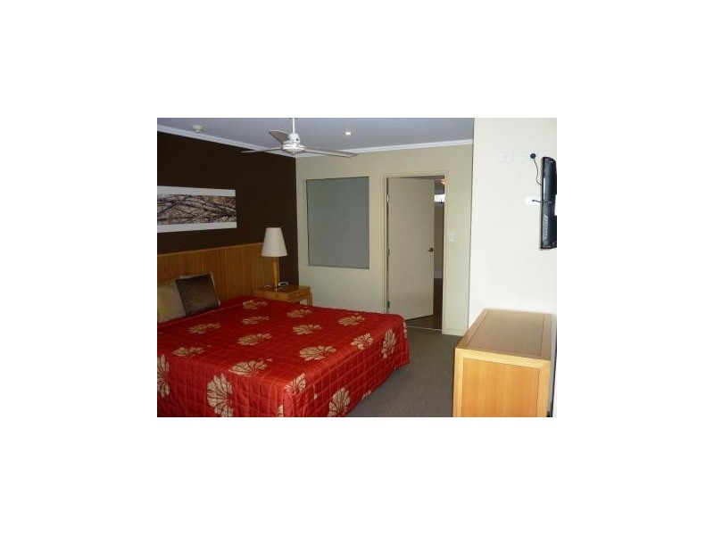 569 The Esplanade, Urangan QLD 4655