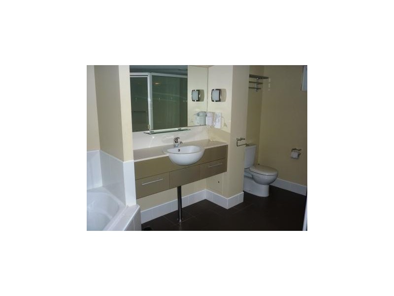 569 The Esplanade, Urangan QLD 4655