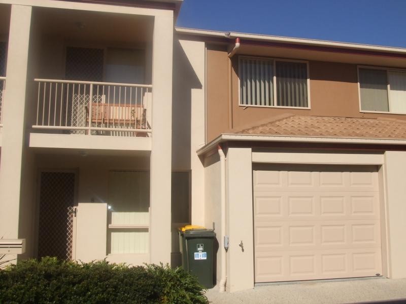 08 Johnston Street, Carina QLD 4152