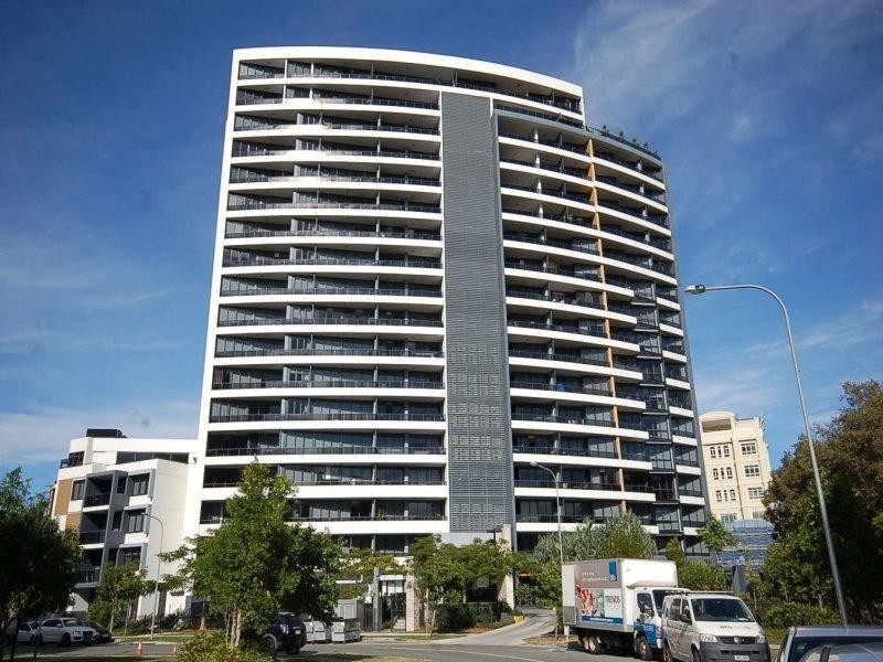 2 Aqua Street, Southport QLD 4215