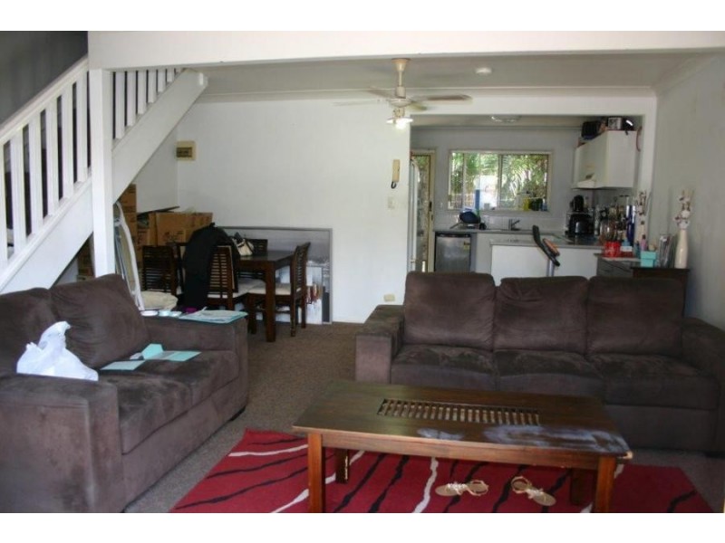 60 Whitby, Southport QLD 4215