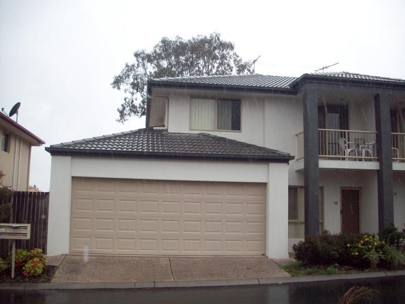 16 Johnston Street, Carina QLD 4152