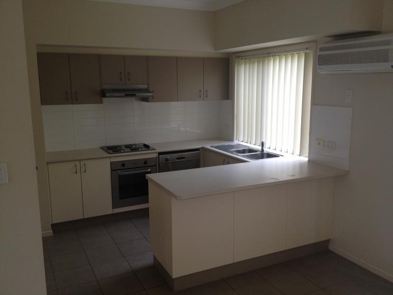 16 Johnston Street, Carina QLD 4152