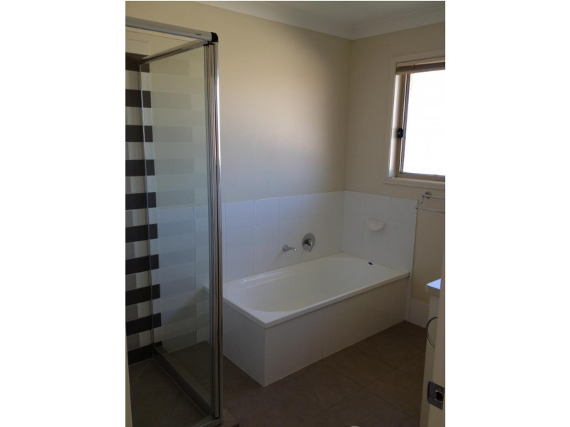 16 Johnston Street, Carina QLD 4152