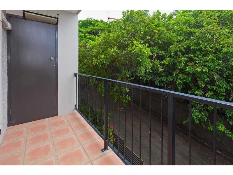 24 Crescent Rd, Hamilton QLD 4007