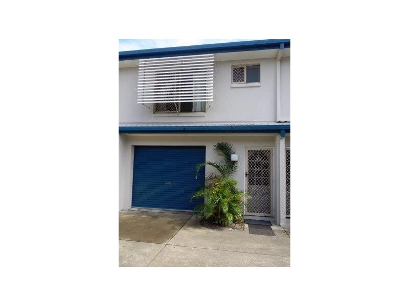 4 Pilot St, Urangan QLD 4655