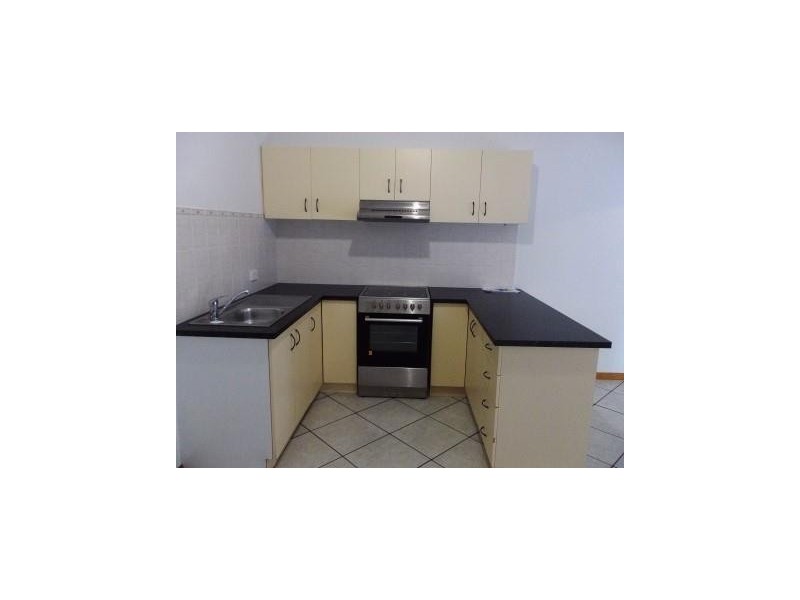 4 Pilot St, Urangan QLD 4655